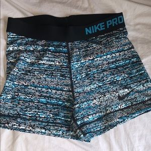 Women’s nike pros